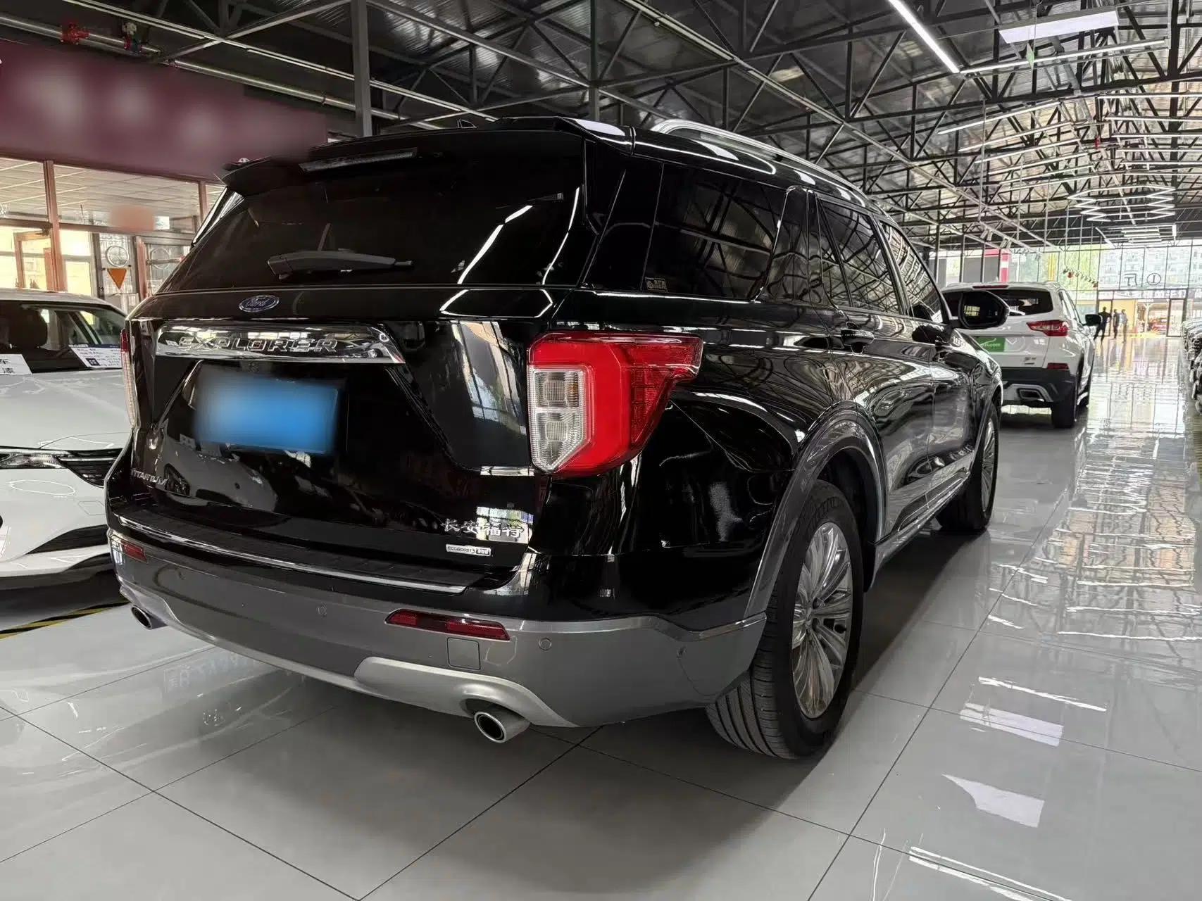 Ford Explorer 2020 EcoBoost 285 4x4 Titanium Edition 6 Seats — миниатюра 4