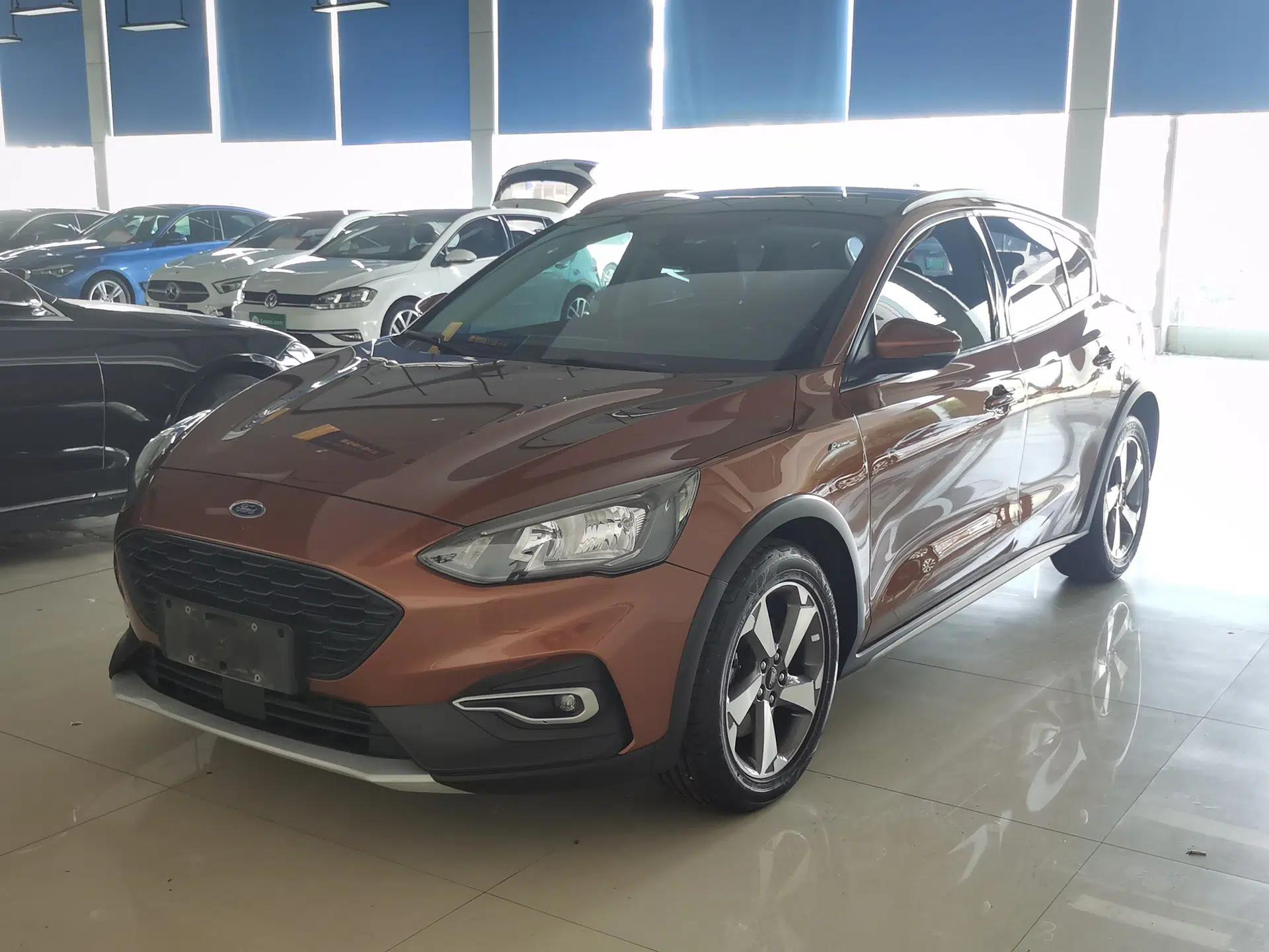 Ford Focus Active 2020 EcoBoost 180 Automatic Trendy Model — миниатюра 1