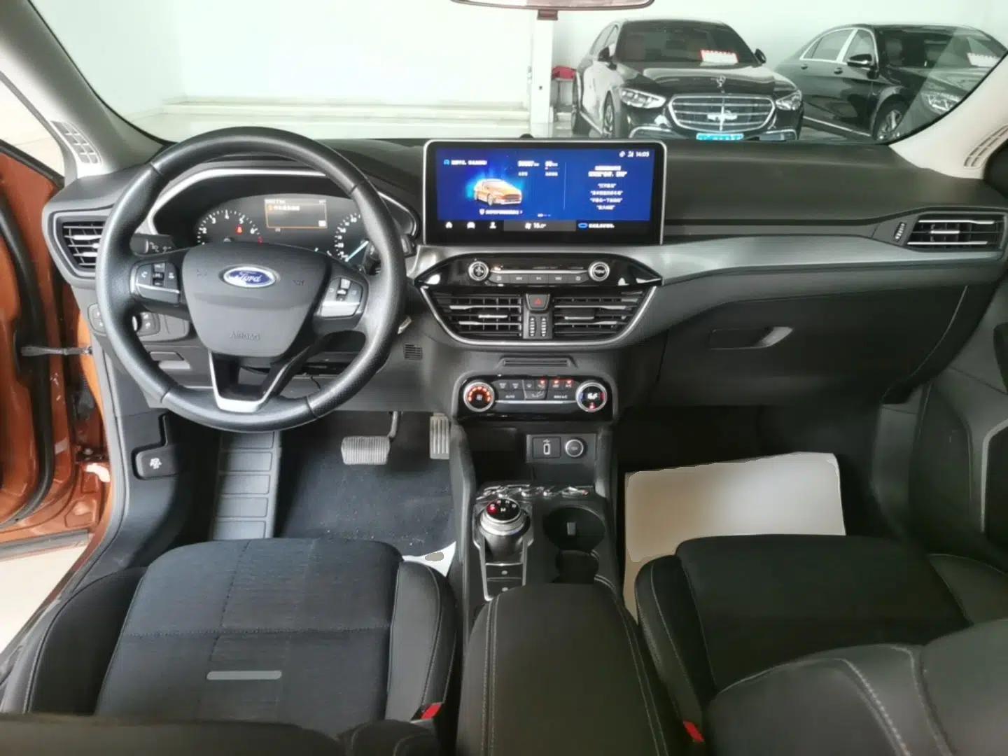 Ford Focus Active 2020 EcoBoost 180 Automatic Trendy Model — миниатюра 17