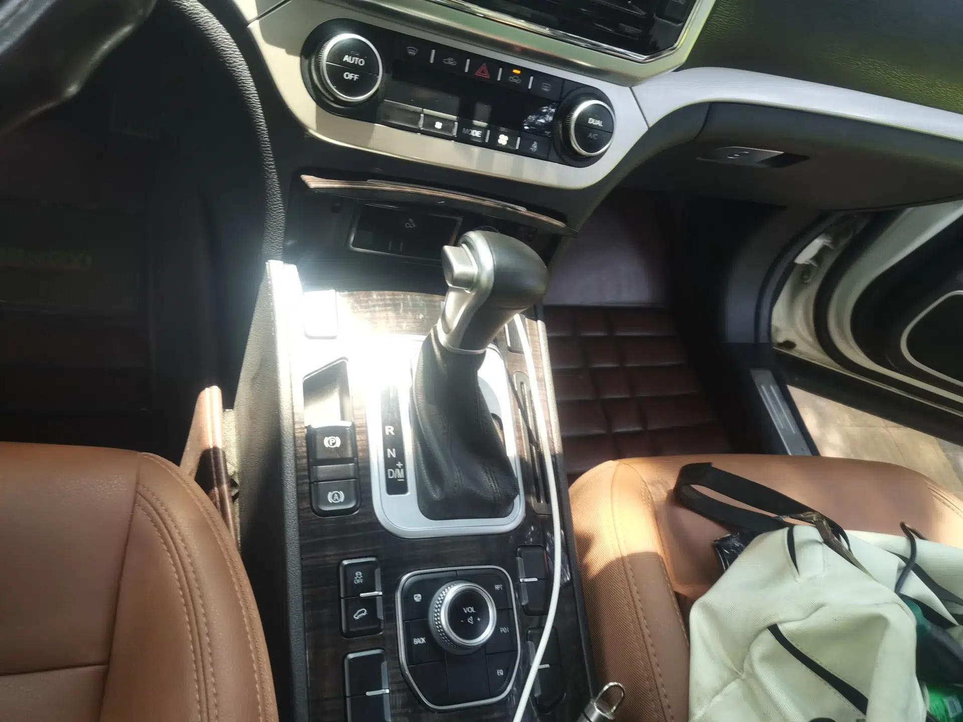 Haval H6 Coupe 2016 Blue Label 1.5T Automatic Two-Wheel Drive Urban Model — миниатюра 14