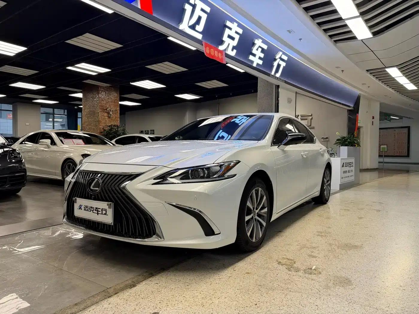 Lexus ES 2020 200 Excellence Edition — миниатюра 1