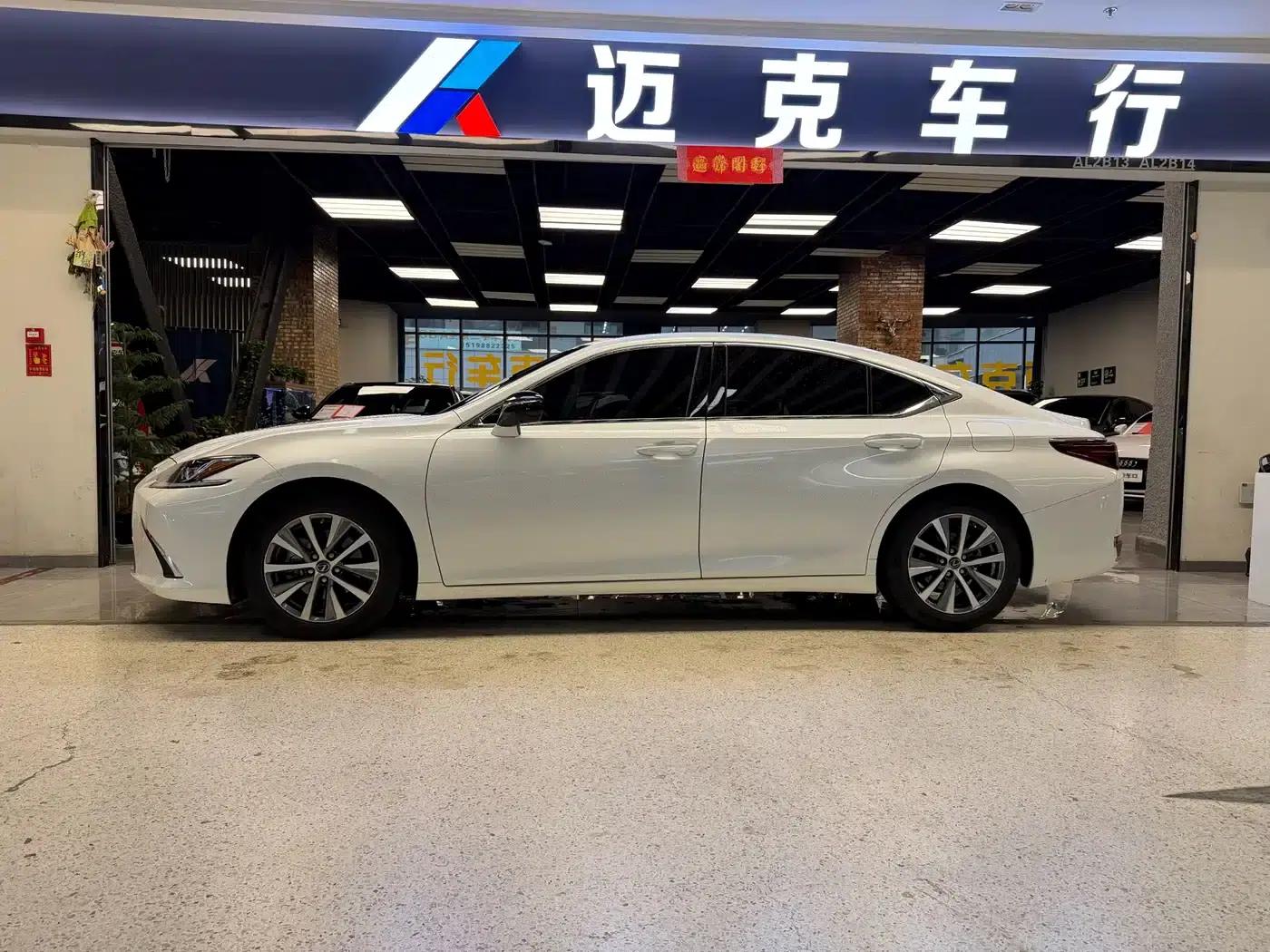 Lexus ES 2020 200 Excellence Edition — миниатюра 2