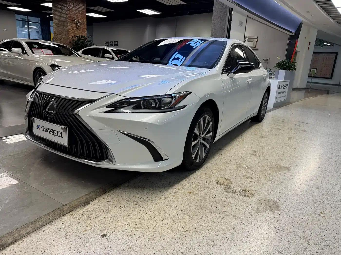 Lexus ES 2020 200 Excellence Edition — миниатюра 3