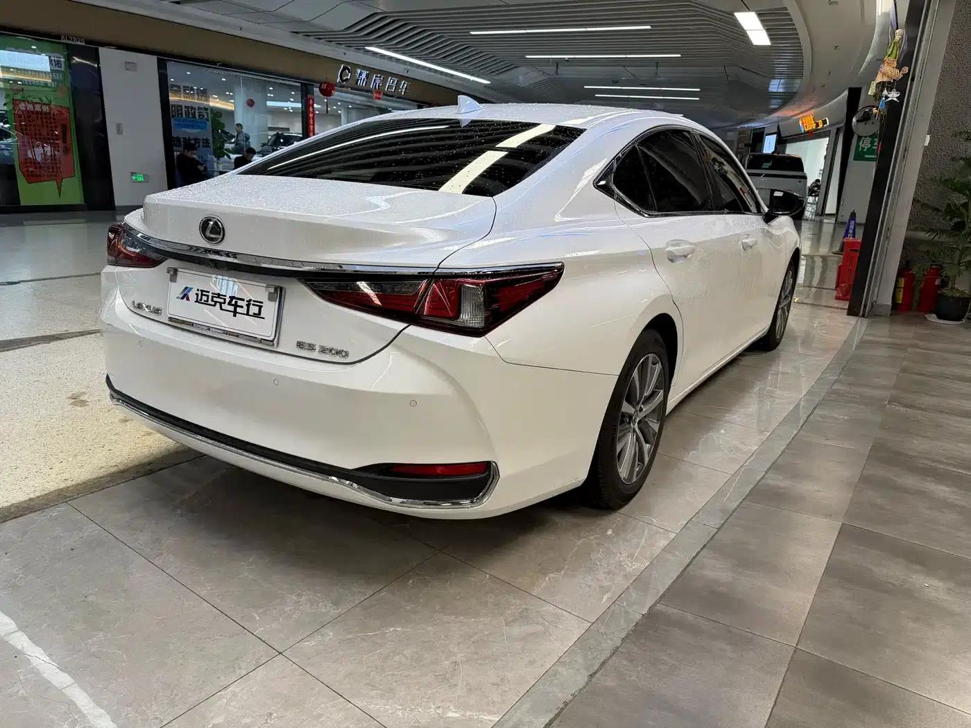 Lexus ES 2020 200 Excellence Edition — миниатюра 8