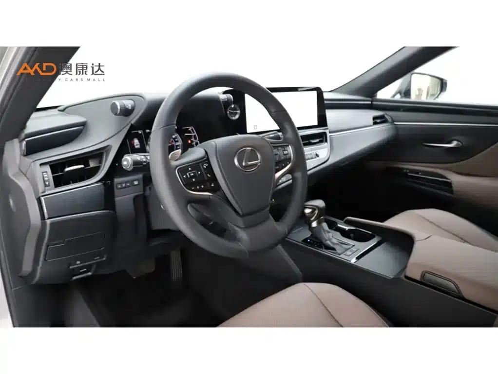 Lexus ES200/2.0/2023/Premium Edition — миниатюра 6