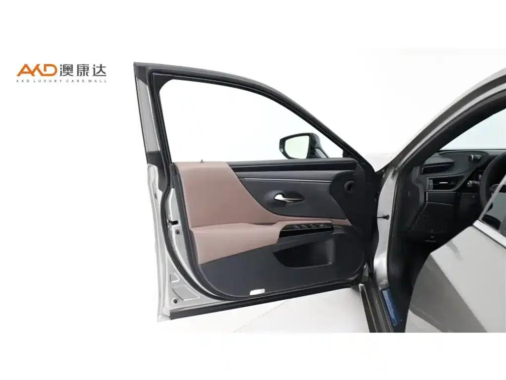 Lexus ES200/2.0/2023/Premium Edition — миниатюра 10