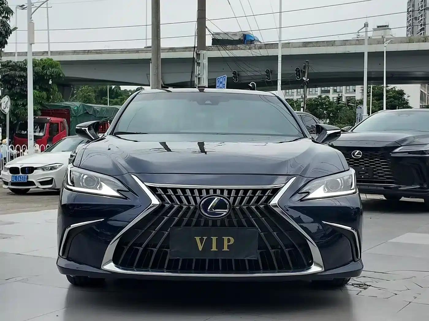 Lexus ES 2020 300h Premium Edition — миниатюра 2