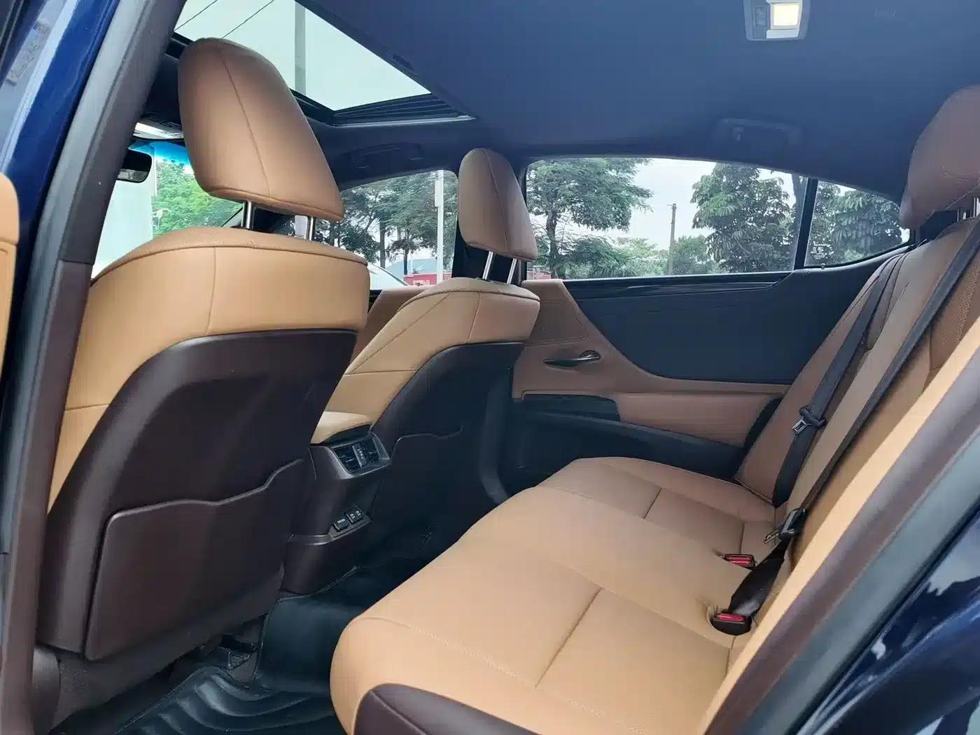 Lexus ES 2020 300h Premium Edition — миниатюра 7