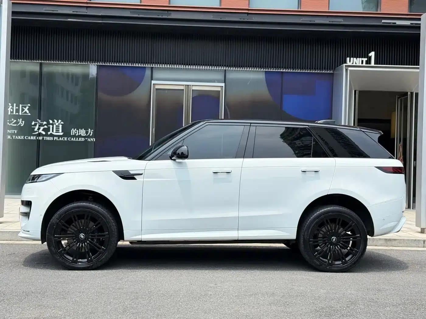 2023 Range Rover Sport 400PS Dynamic SE — миниатюра 4