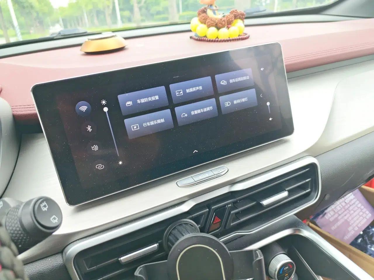 Geely Auto Coolray 2020 PRO 260T DCT Knight — миниатюра 13