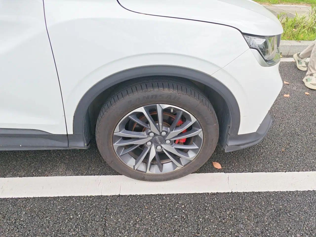 Geely Auto Coolray 2020 PRO 260T DCT Knight — миниатюра 8