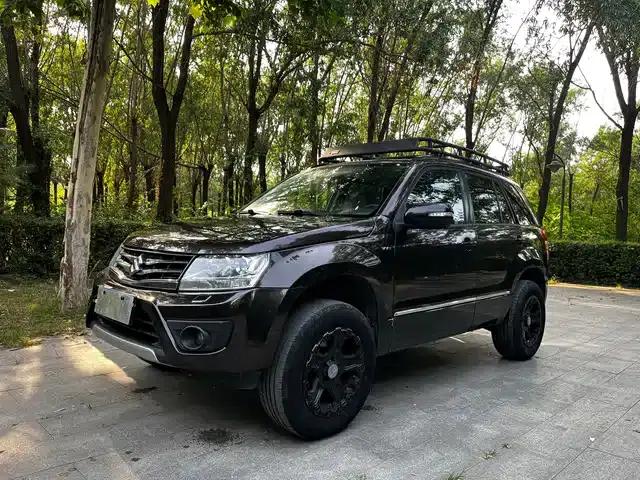 2012 Grand Vitara 2.4L AT Luxury Navigation 5-Door Edition