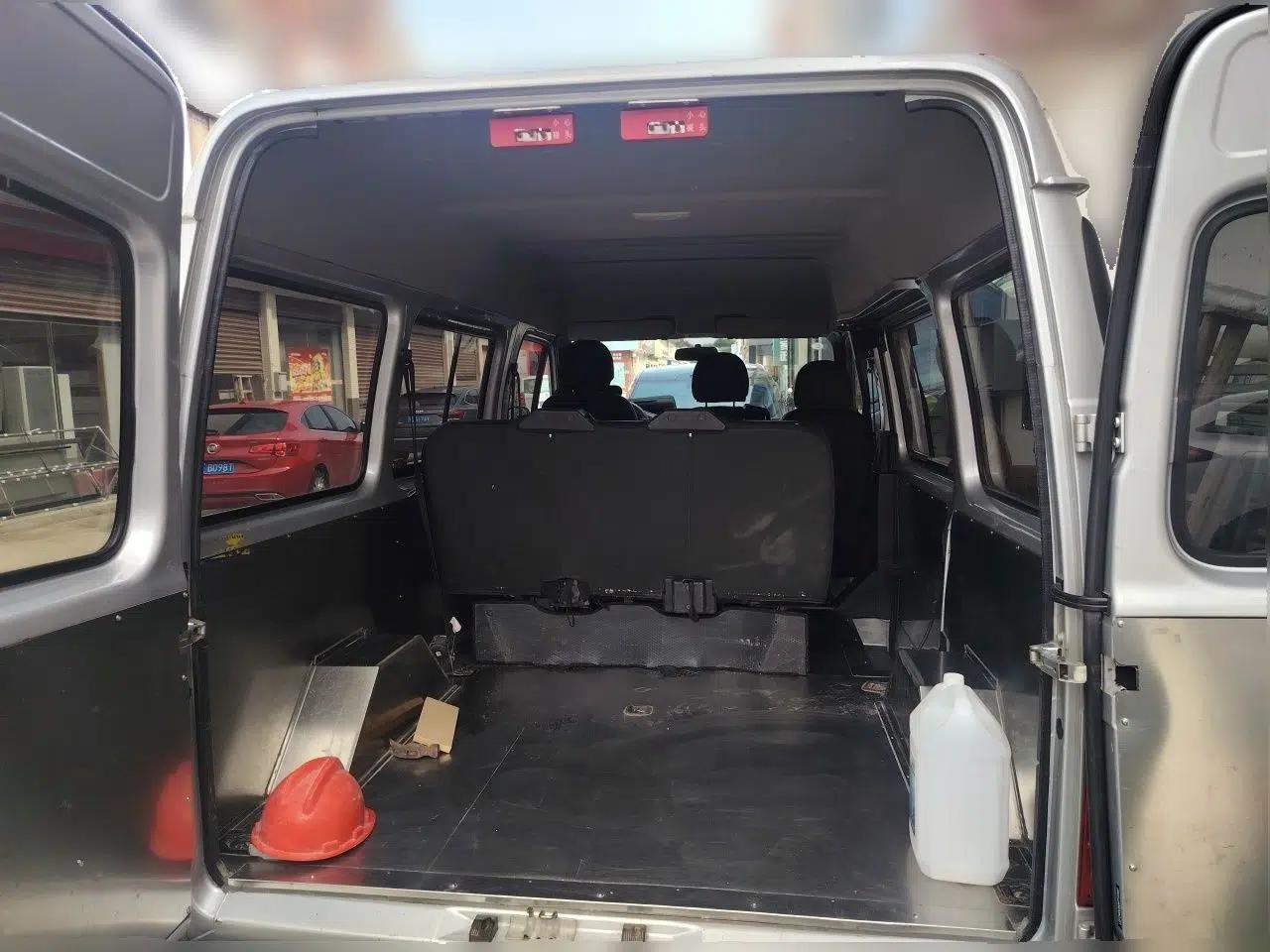 JMC Transit 2021 2.8T Space King Standard Version Short Wheelbase Mid-Height Roof 6-Seater Diesel Euro VI JX493 — миниатюра 19