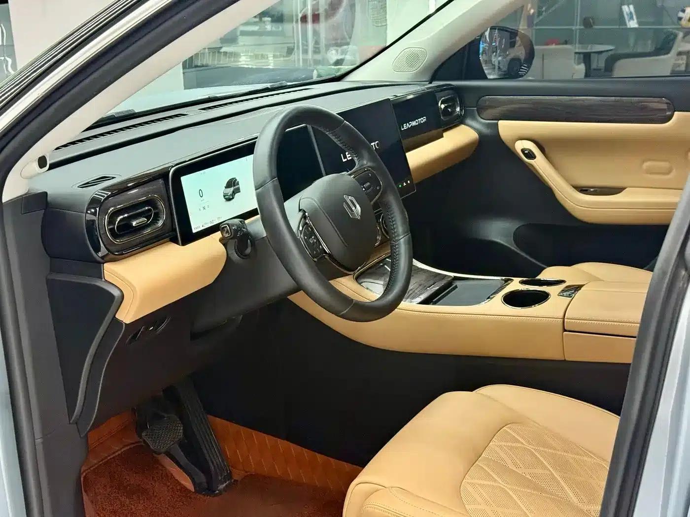 Leapmotor C11 2024 Range Extended 300 Premium Edition — миниатюра 6