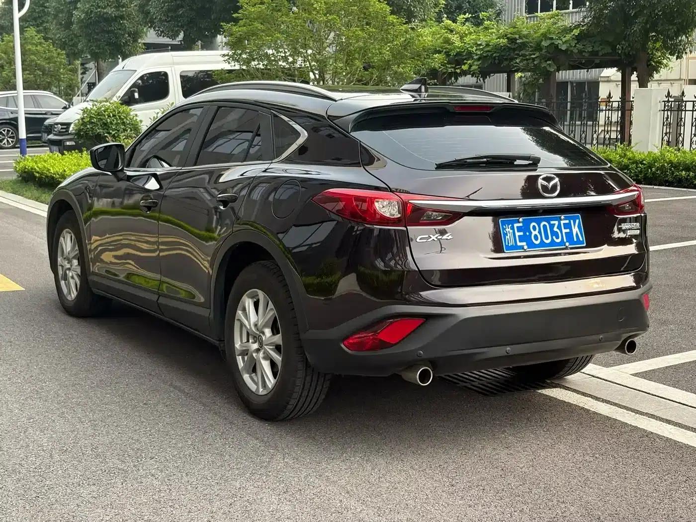 Mazda CX-4 2018 2.0L Automatic 2WD Blue Sky Premium Edition — миниатюра 9