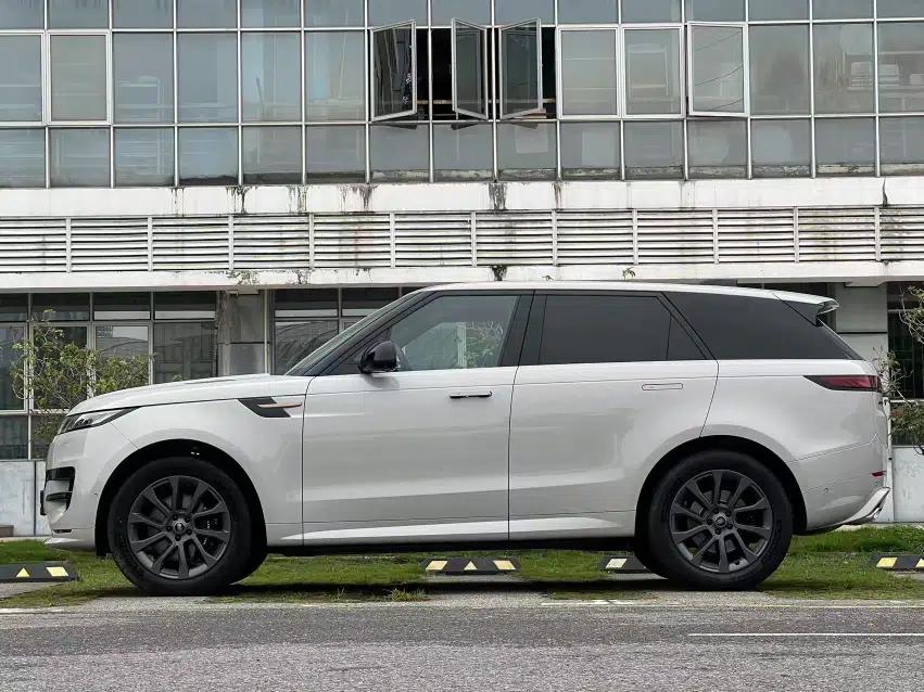 Land Rover Range Sport 2023 400PS Dynamic SE — миниатюра 4