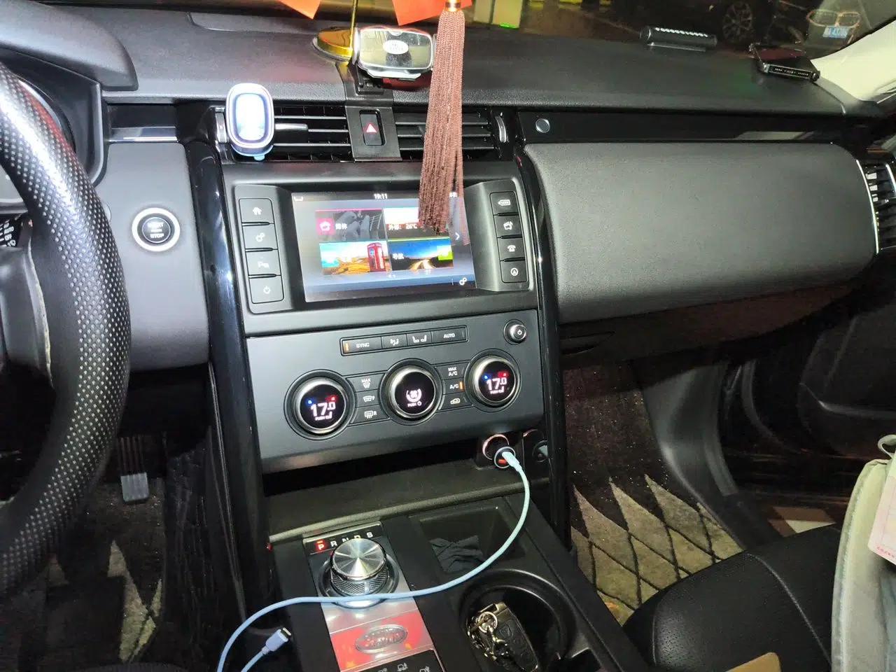 Land Rover Discovery 2017 3.0 SC V6 SE — миниатюра 13