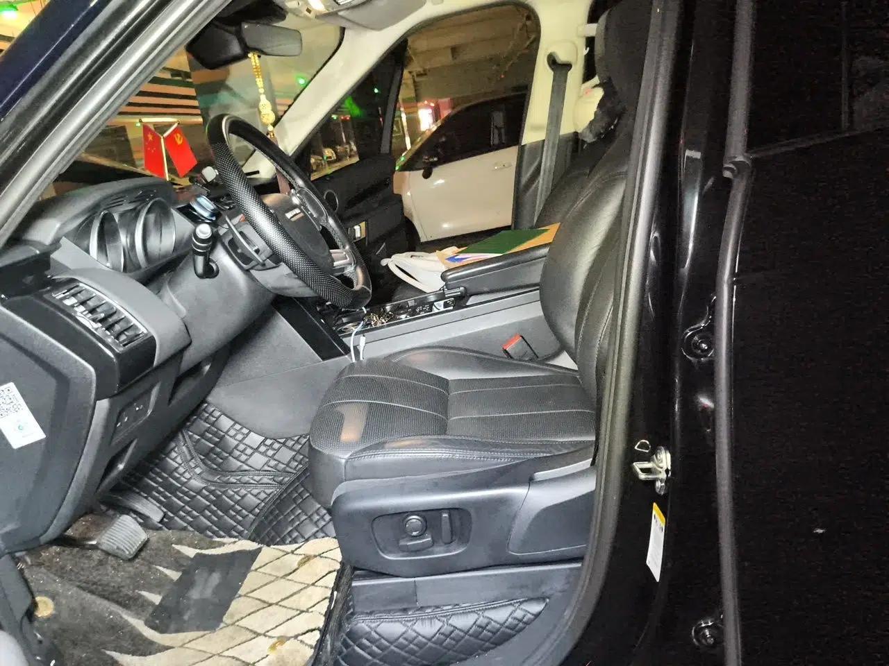 Land Rover Discovery 2017 3.0 SC V6 SE — миниатюра 15