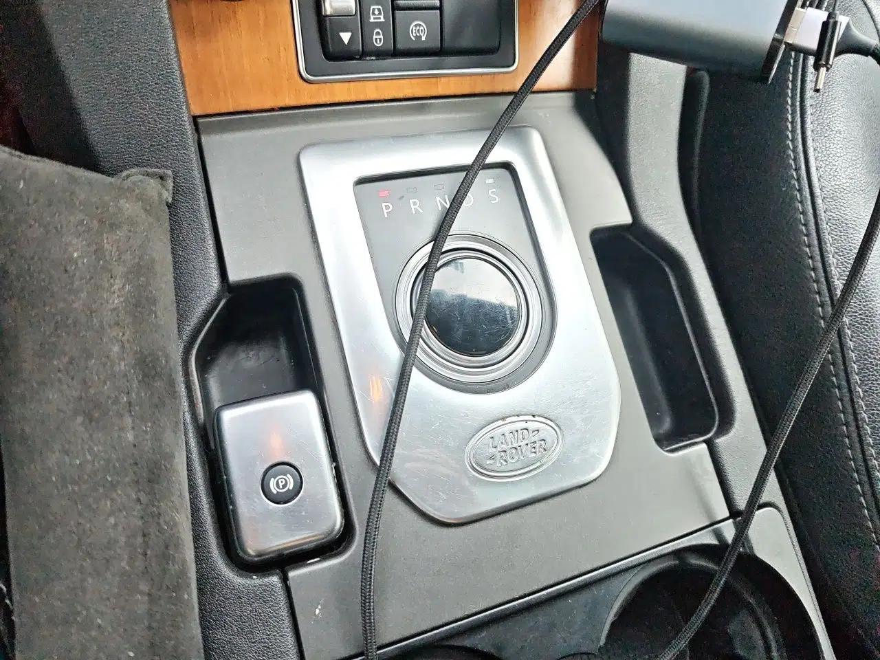 Land Rover Discovery 2014 3.0 SC V6 HSE — миниатюра 14
