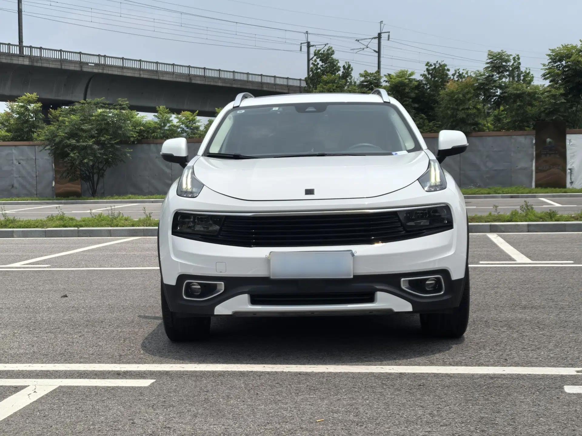 Lynk & Co 01 2017 2.0T Two-Wheel Drive Pro Edition — миниатюра 3