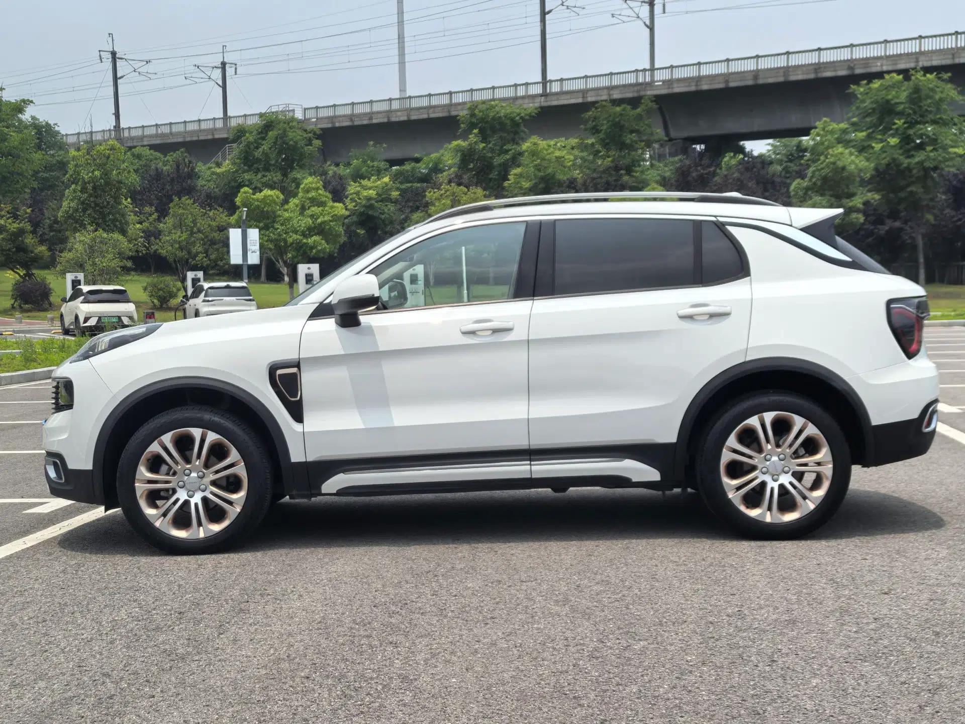 Lynk & Co 01 2017 2.0T Two-Wheel Drive Pro Edition — миниатюра 4