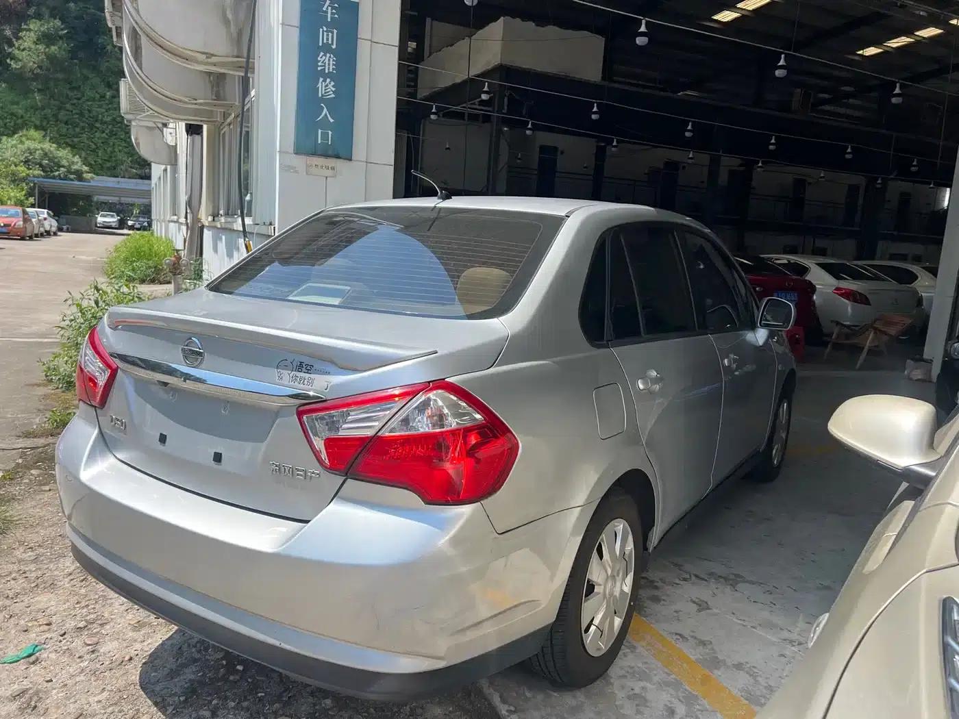 Venucia D50 2013 1.6L Manual Fashion Edition — миниатюра 9