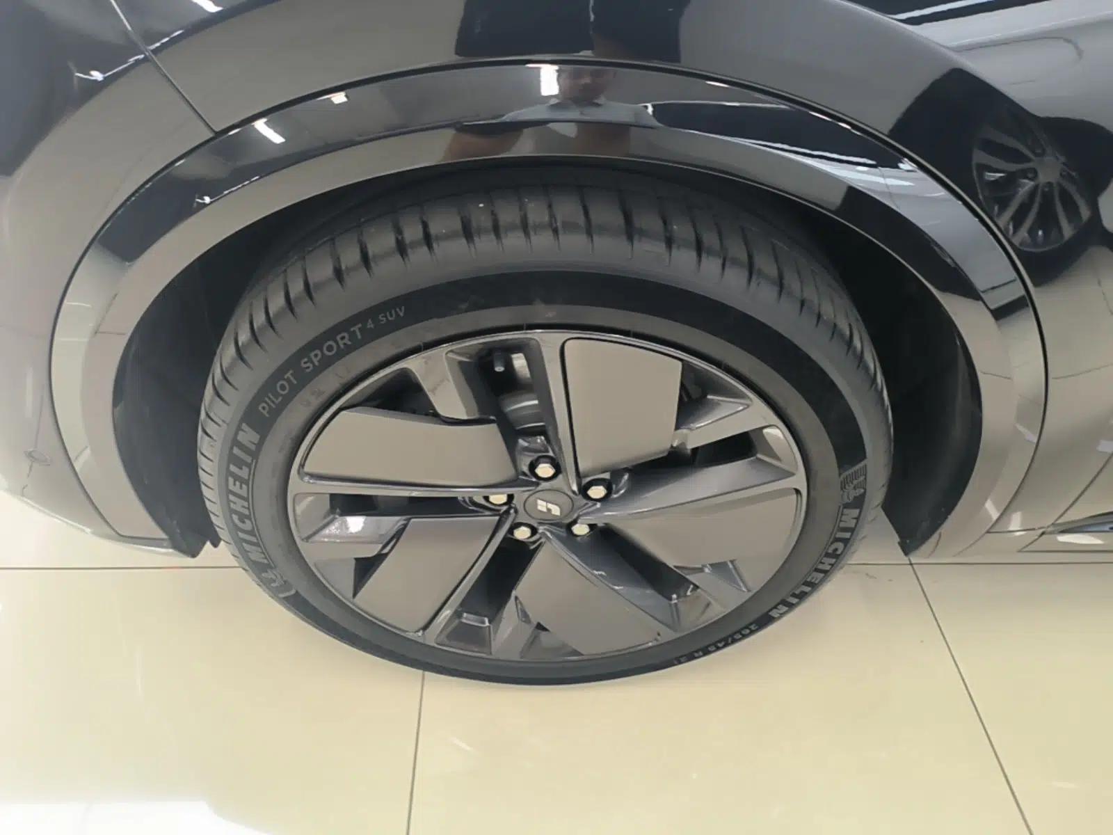 Li Auto L9 2025 Ultra Smart Refreshed Edition — миниатюра 10