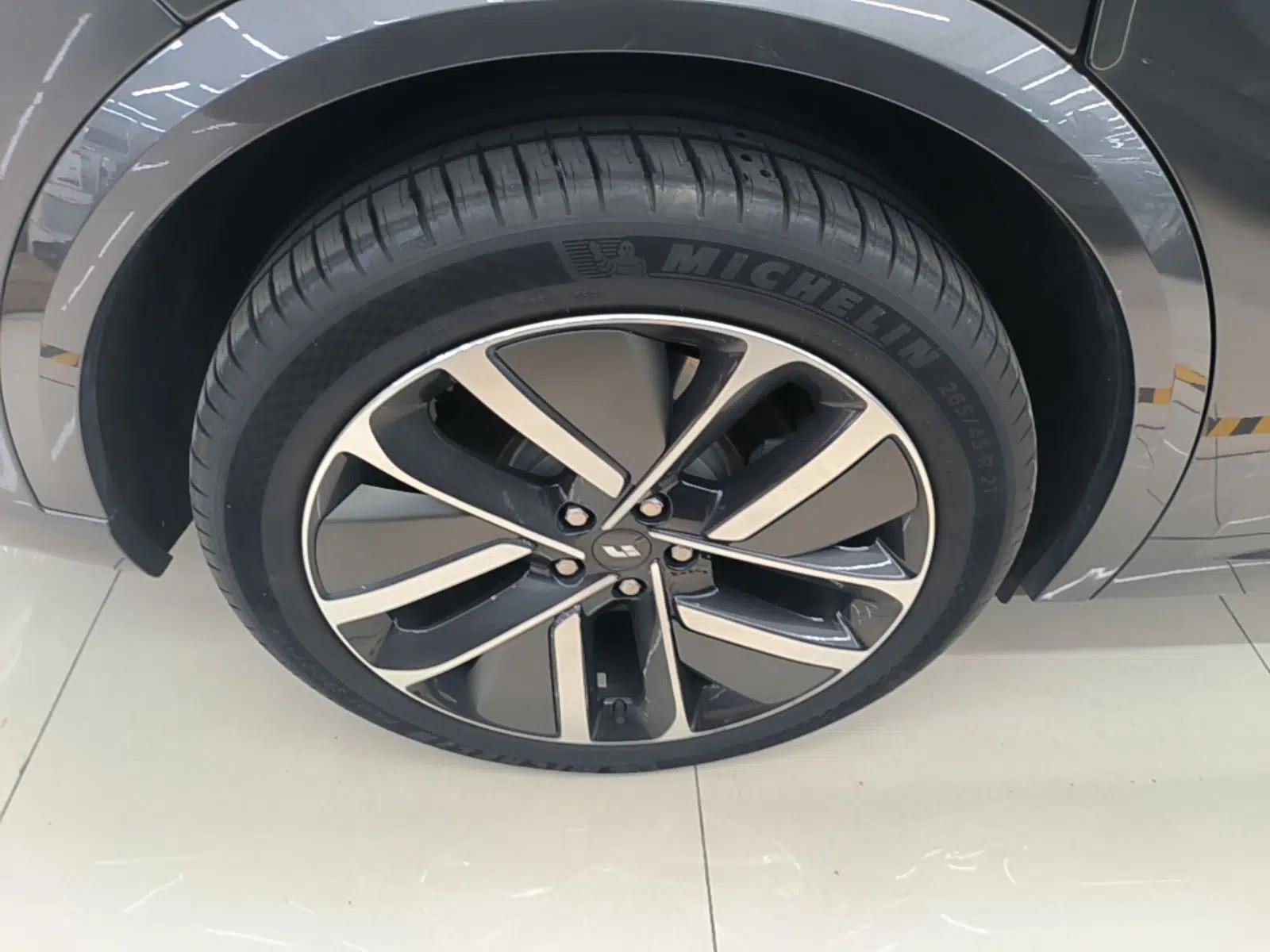 Li Auto L9 2022 Max model — миниатюра 11