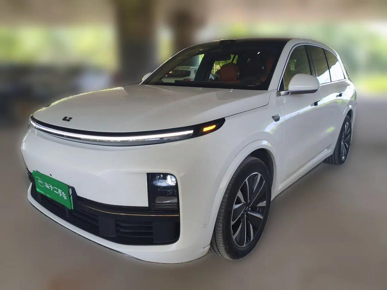 Li Auto L8 2025 Max Smart Refresh Edition — миниатюра 1