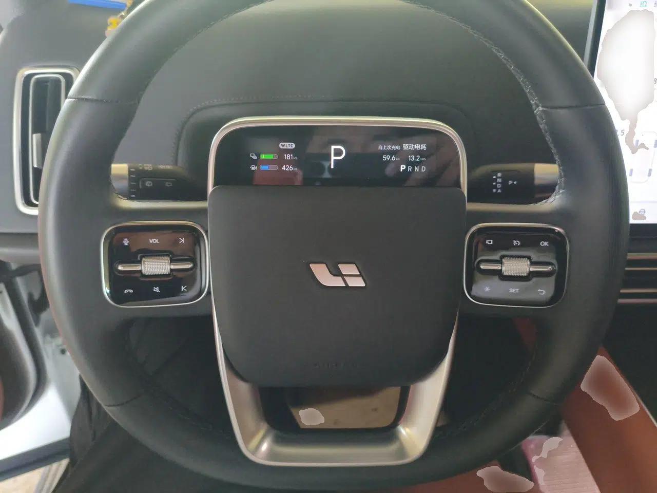 Li Auto L8 2025 Max Smart Refresh Edition — миниатюра 10