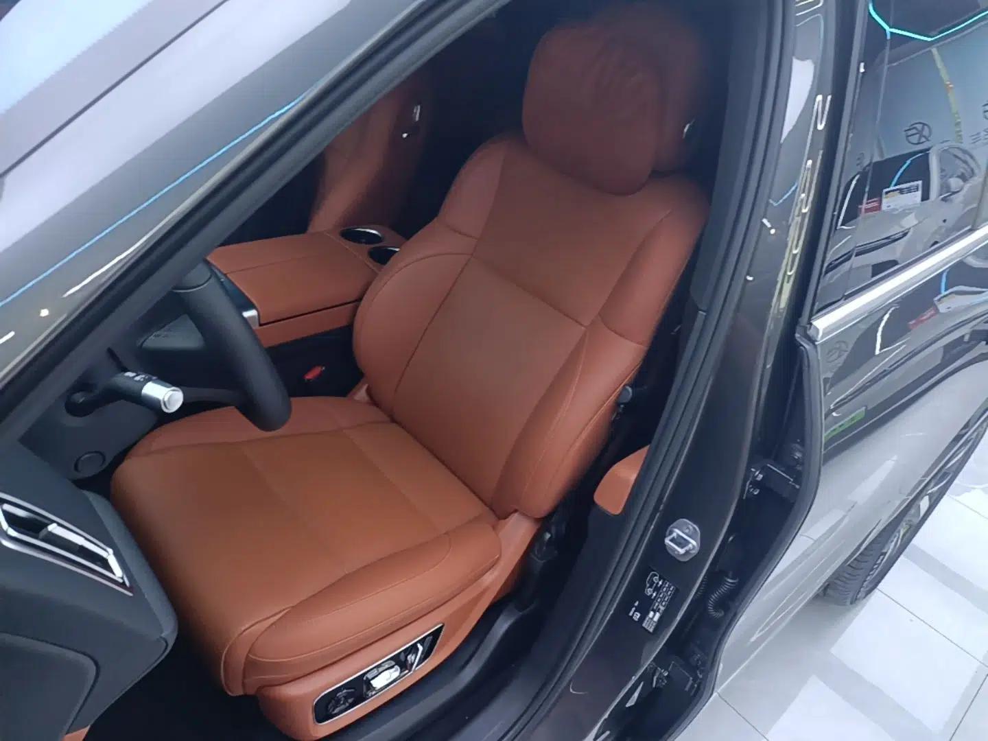 Li Auto L8 2023 Max model — миниатюра 17