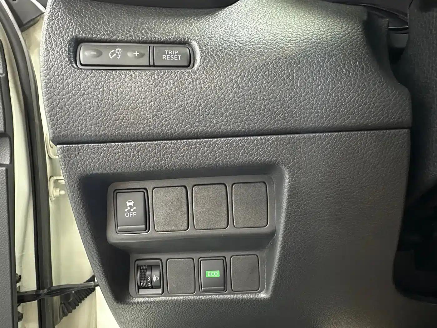 Nissan X-Trail 2014 2.0L CVT Smart Edition 2WD — миниатюра 13