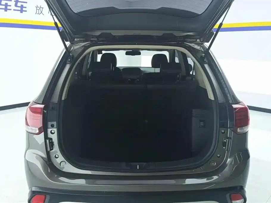 Outlander 2019 2.0L 2WD Enjoy Edition 5-seater National V Emission Standard — миниатюра 4