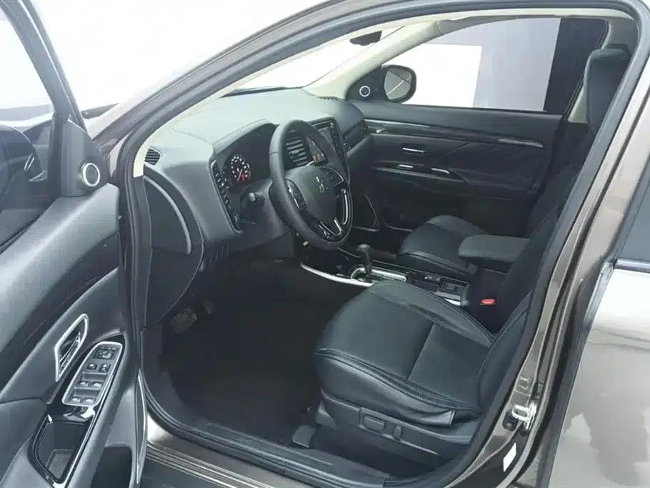 Outlander 2019 2.0L 2WD Enjoy Edition 5-seater National V Emission Standard — миниатюра 9