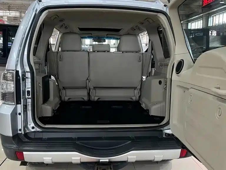 2009 Pajero (Imported) 3.8L 5-Door Premium Edition — миниатюра 22