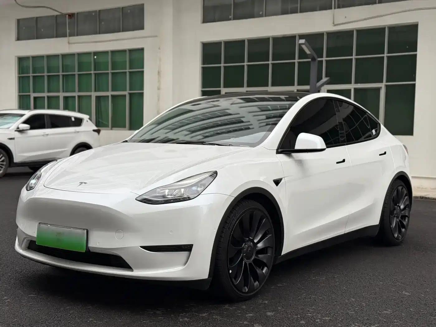Model Y 2022 Performance All-Wheel Drive — миниатюра 1