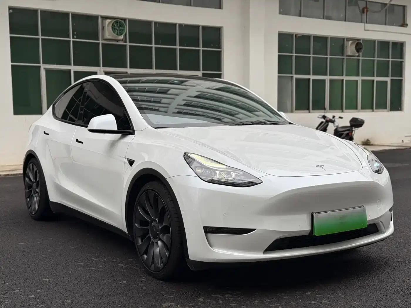 Model Y 2022 Performance All-Wheel Drive — миниатюра 3