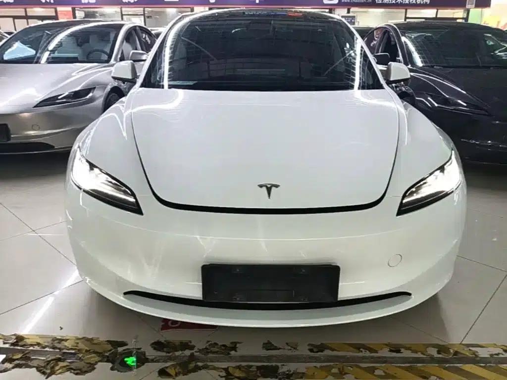 Model 3 2023 Rear-Wheel Drive — миниатюра 3