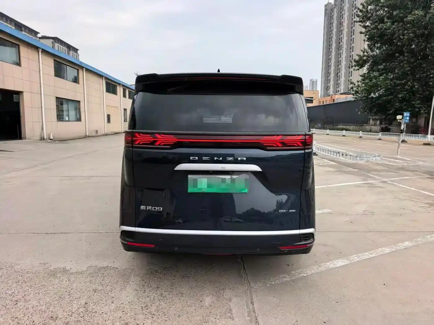 Denza D9 2024 DM-i 980 AWD Flagship — миниатюра 2