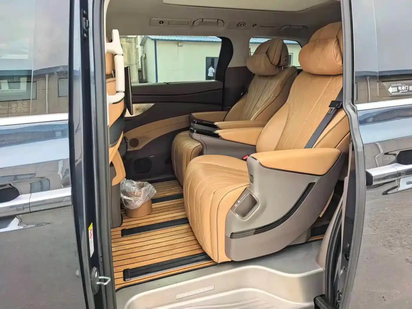 Denza D9 2024 DM-i 980 AWD Flagship — миниатюра 9
