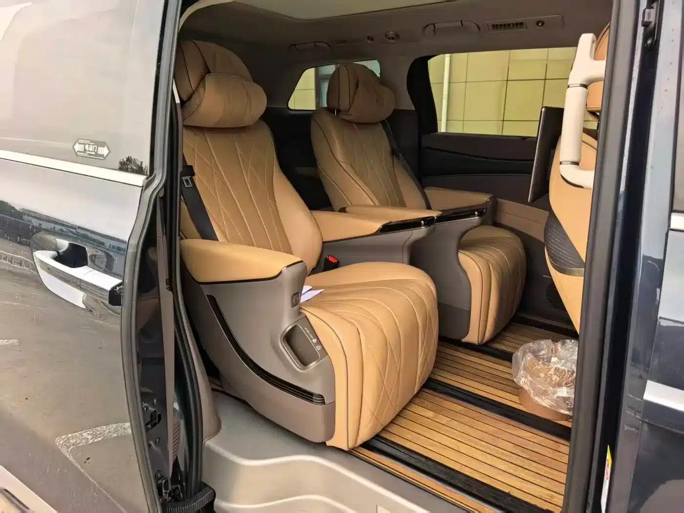 Denza D9 2024 DM-i 980 AWD Flagship — миниатюра 10