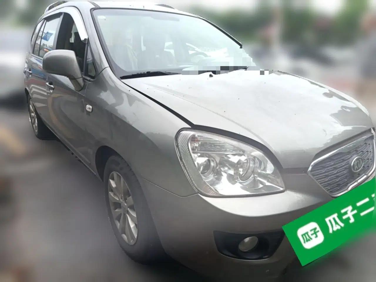 Kia Carens 2011 1.6L 5-Seater Manual Comfort Edition — миниатюра 3