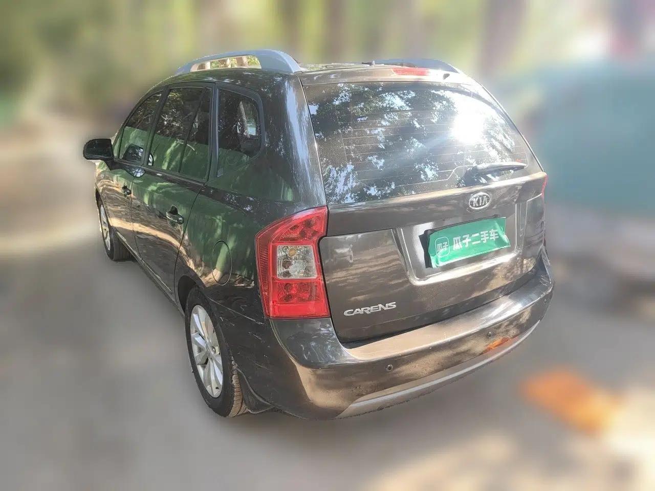 Kia Carens 2011 2.0L 7-Seater Automatic Standard Edition — миниатюра 4