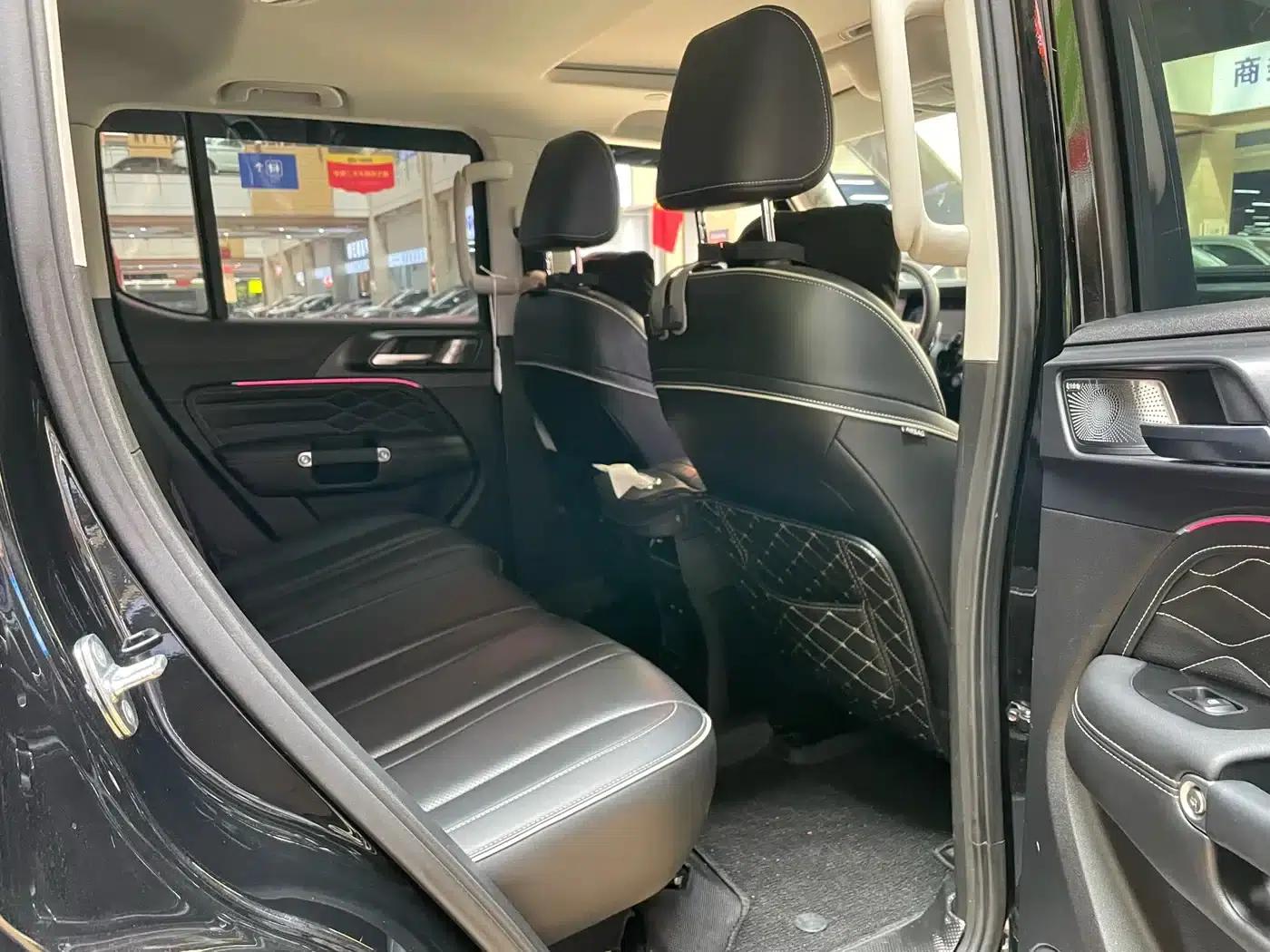 The 2021 Tank 300 City Edition 2.0T is very stylish. — миниатюра 8