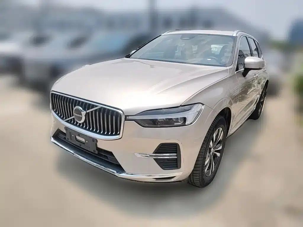 2025 Volvo XC60 B5 AWD Inscription Luxury Edition — миниатюра 3