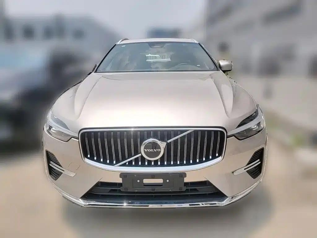2025 Volvo XC60 B5 AWD Inscription Luxury Edition — миниатюра 5