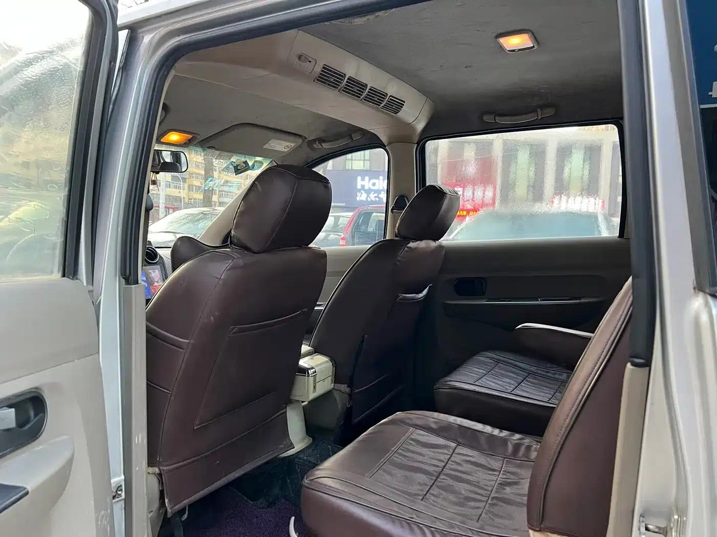 Wuling Hongguang 2010 1.2L Standard Edition (National IV Emission Standard) — миниатюра 9