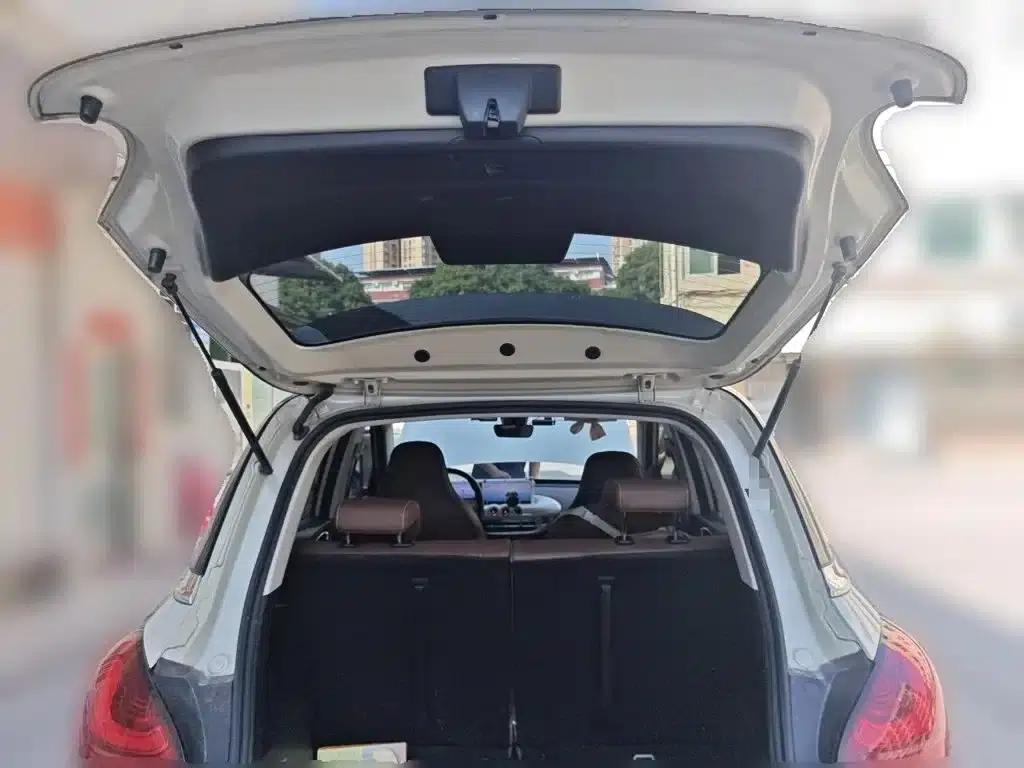 Wuling Bingo 2023 Model, 333km Range, Lingxi Connected Edition — миниатюра 10