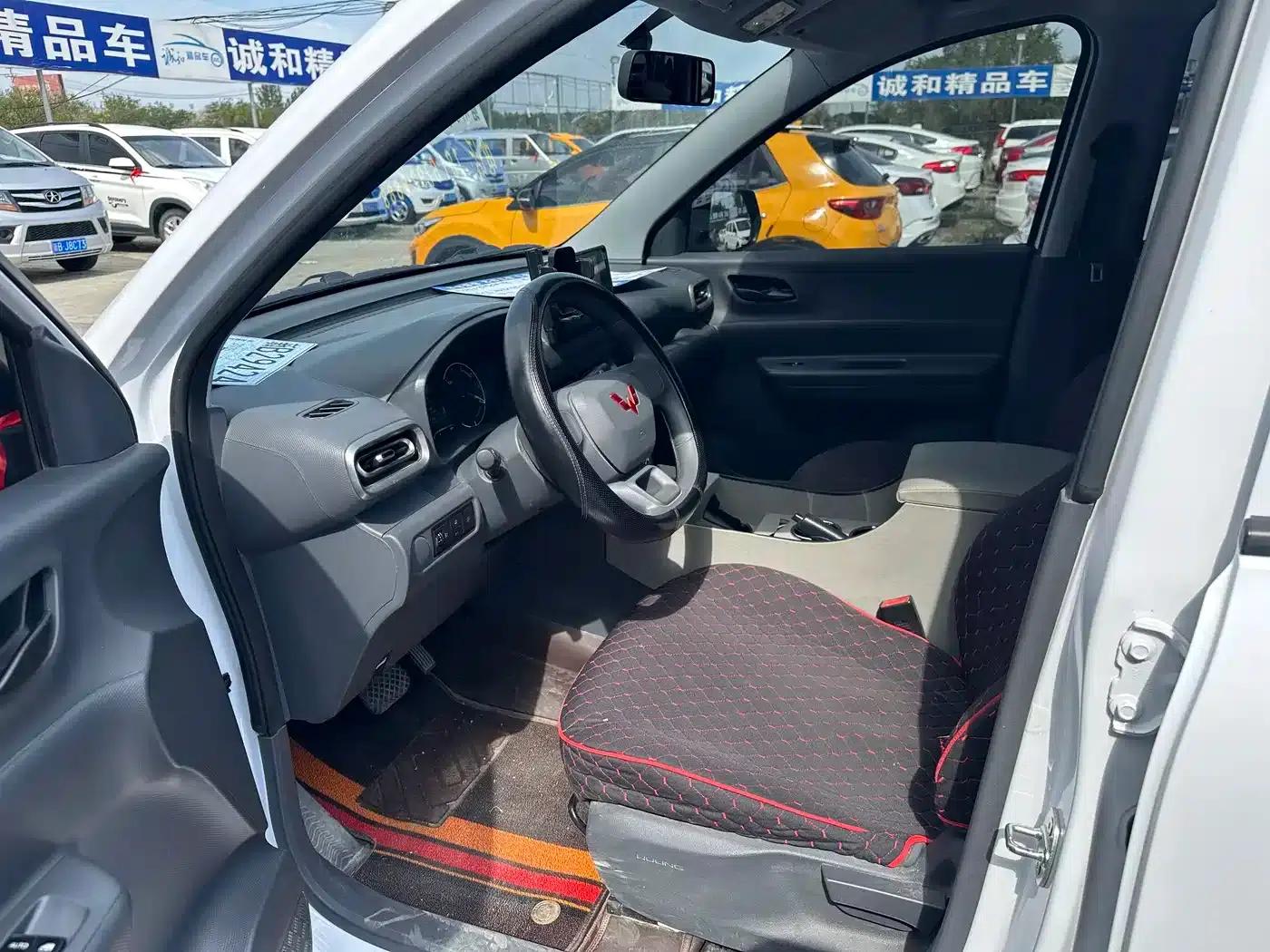 Wuling Hongguang New Energy 2025 Range-Extended Hybrid 150km Standard Edition — миниатюра 4