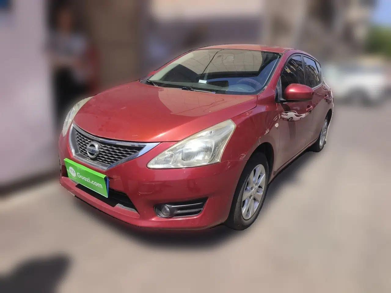 Nissan Tiida 2013 1.6L CVT Cool Cafe Edition — миниатюра 1